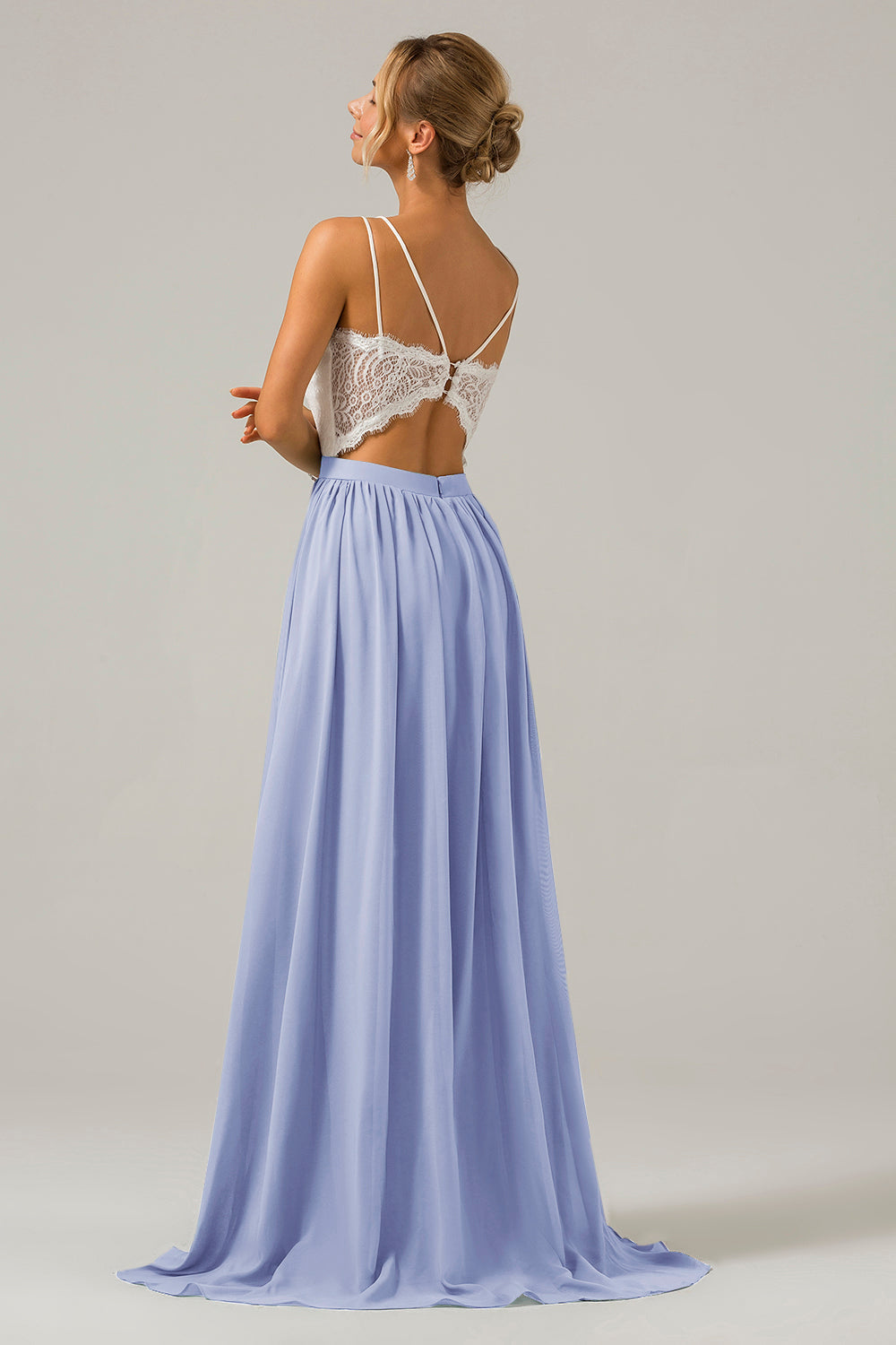 A-Linie V-Ausschnitt Boho Chiffon Langes Brautjungfernkleid mit offenem Rücken und Spitze Blush Rosa