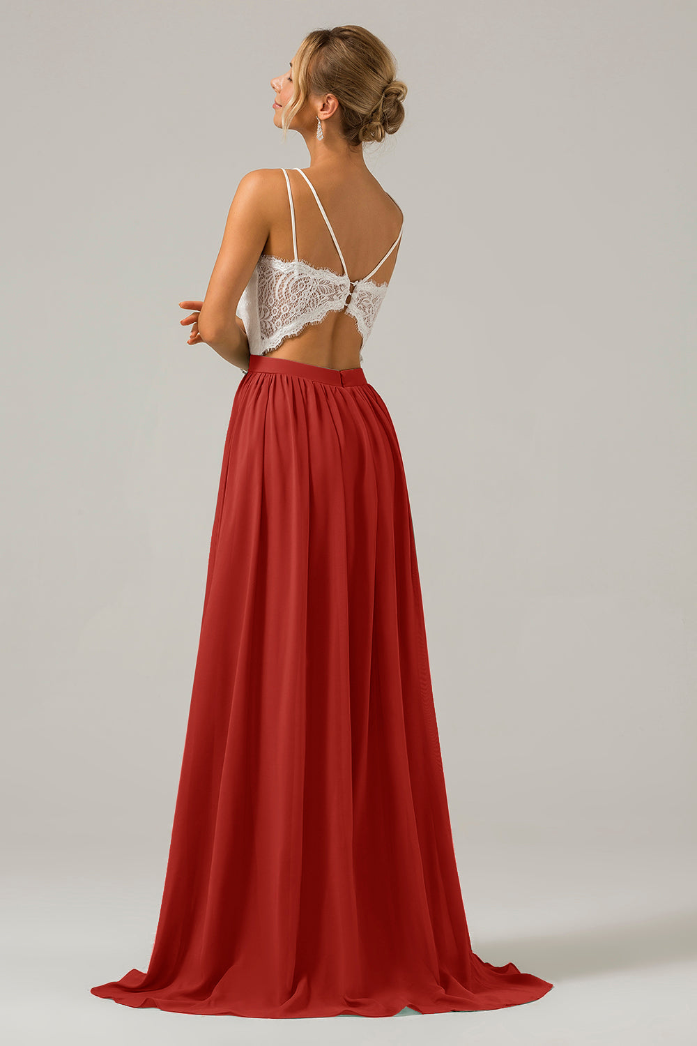 Lila Boho Chiffon Langes Brautjungfernkleid mit offenem Rücken und Spitze