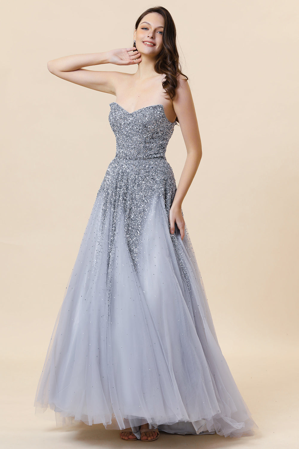 Glitzerndes graues Perlen Tüll Herzausschnitt Ballkleid