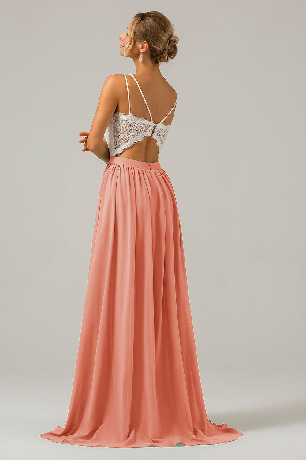 Lila Boho Chiffon Langes Brautjungfernkleid mit offenem Rücken und Spitze