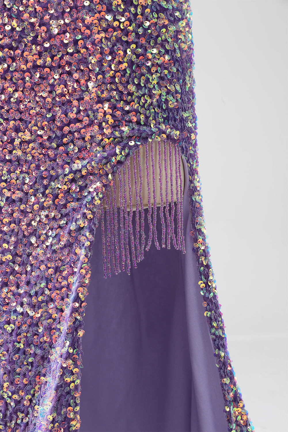 Funkelndes Mermaid Helllila Pailletten Ballkleid mit Schlitz
