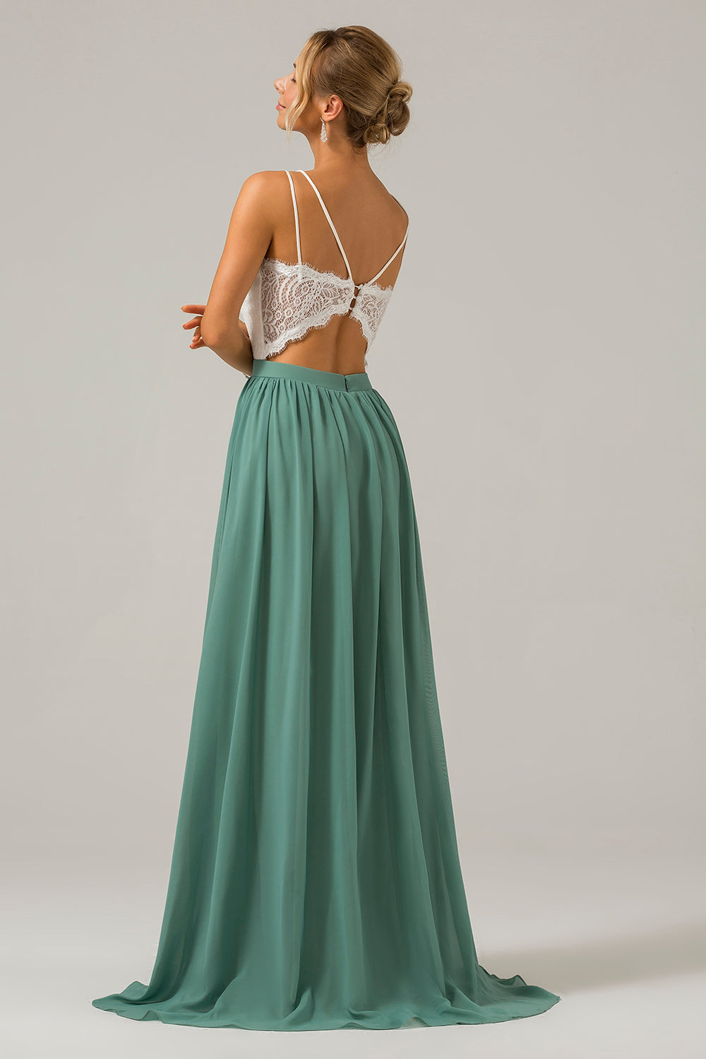 Eukalyptus Grünes Boho Chiffon Langes Brautjungfernkleid mit offenem Rücken und Spitze