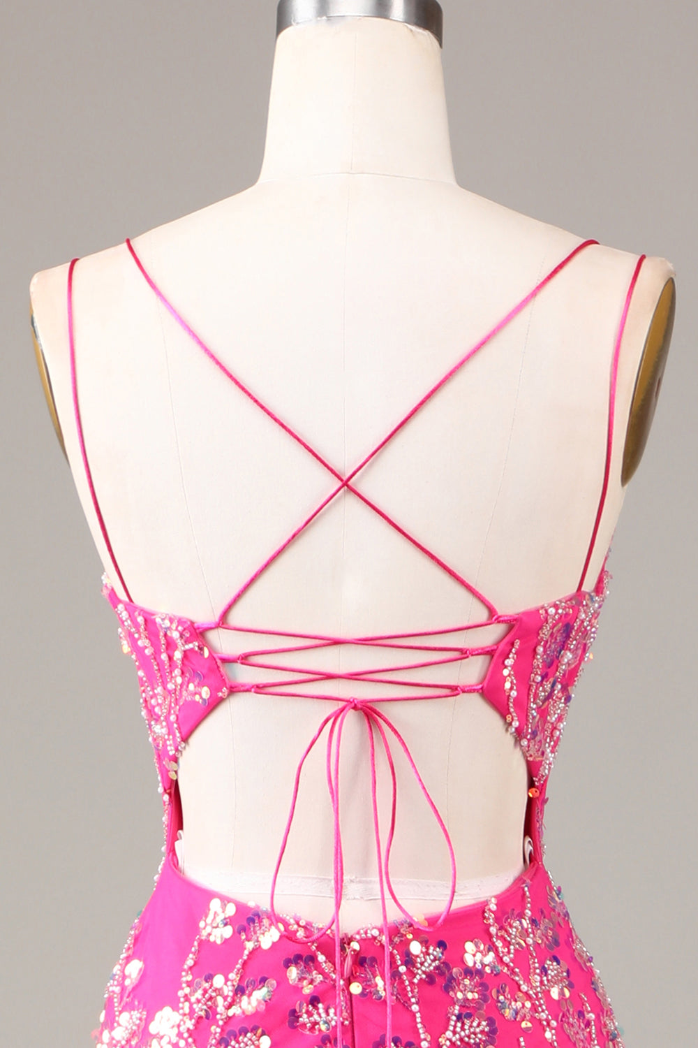 Fuchsia Pailletten- und perlenbesetztes Meerjungfrauen Ballkleid mit Schlitz