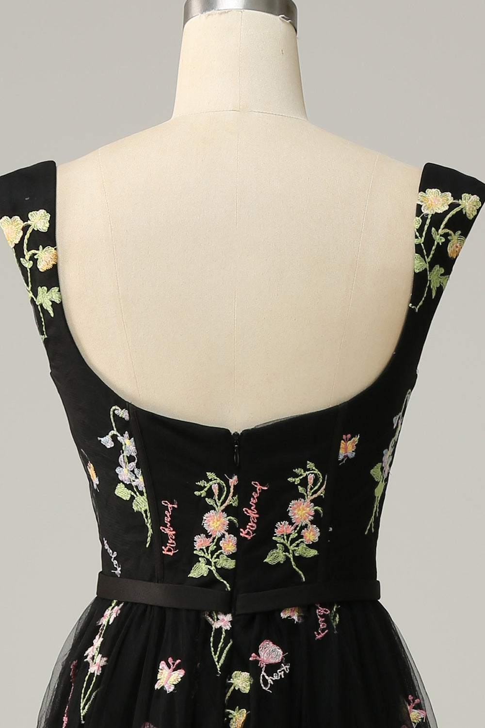 A Linie Herzausschnitt Schwarzes langes Ballkleid mit Stickerei