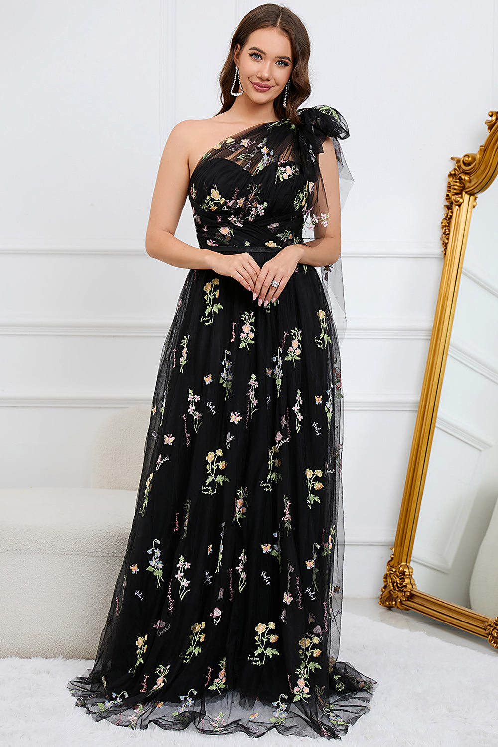 A-Linie Eine Schulter Schwarzes langes Ballkleid mit Stickerei