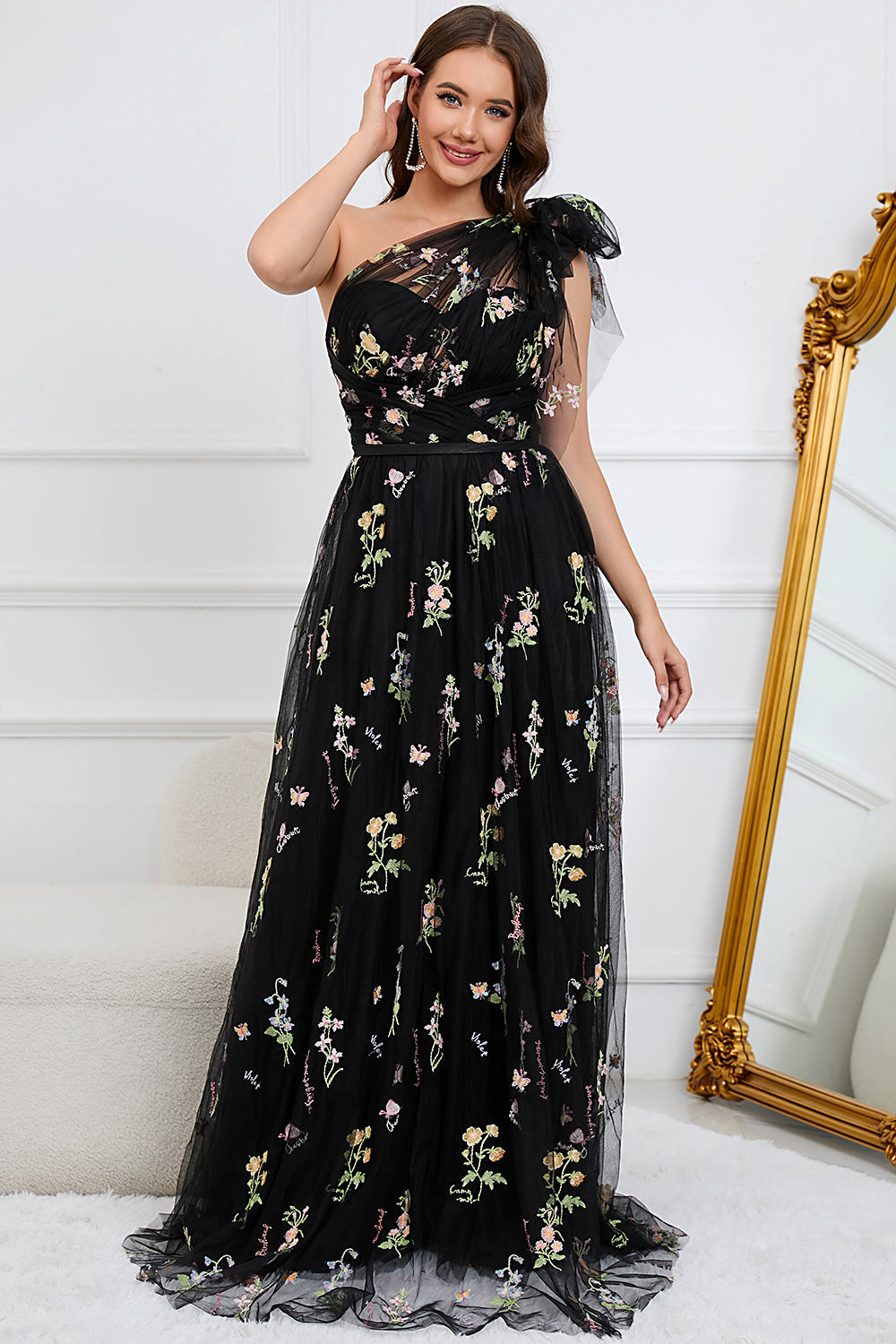 A-Linie Eine Schulter Schwarzes langes Ballkleid mit Stickerei