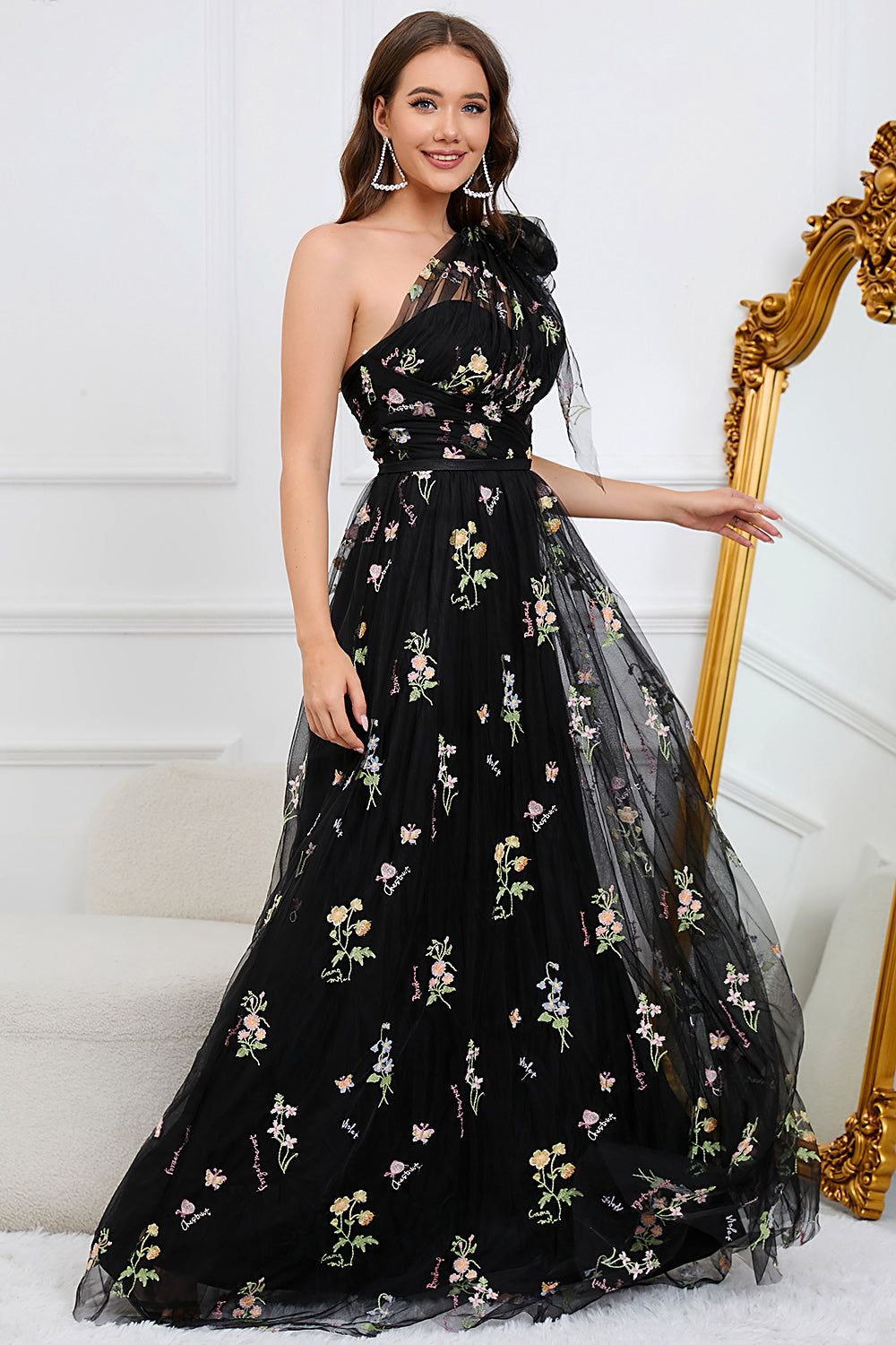 A-Linie Eine Schulter Schwarzes langes Ballkleid mit Stickerei