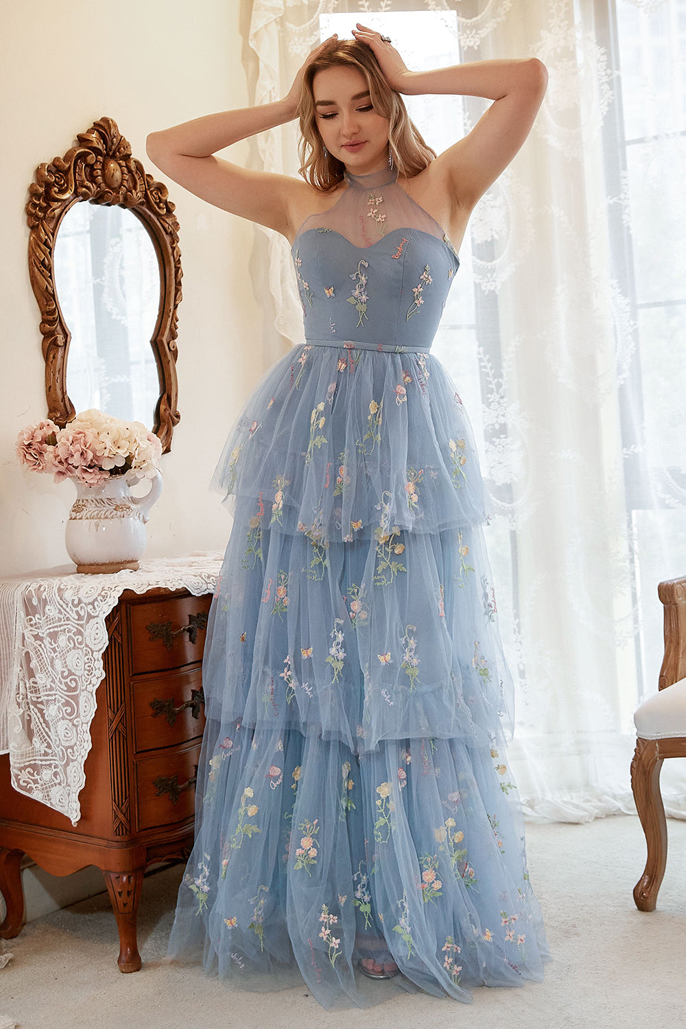 A-Line Neckholder Kleid Grau Blau Übergröße Ballkleid mit Stickerei