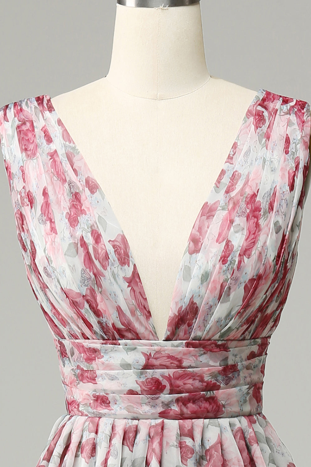 Graues und rosa geblümtes langes Brautjungfernkleid