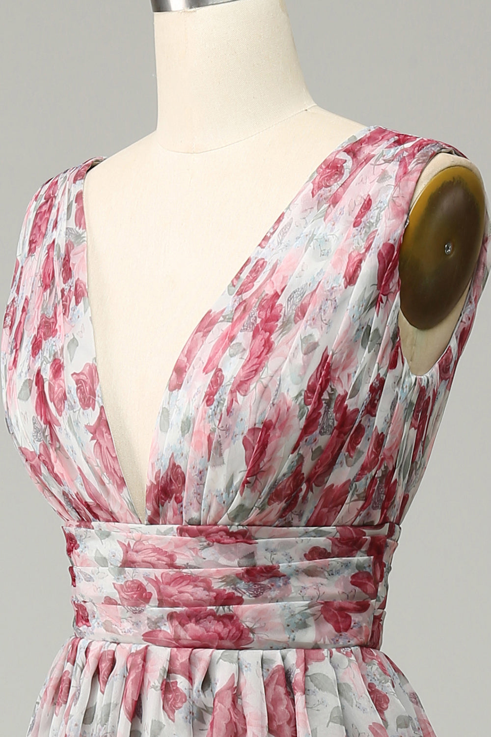 Graues und rosa geblümtes langes Brautjungfernkleid