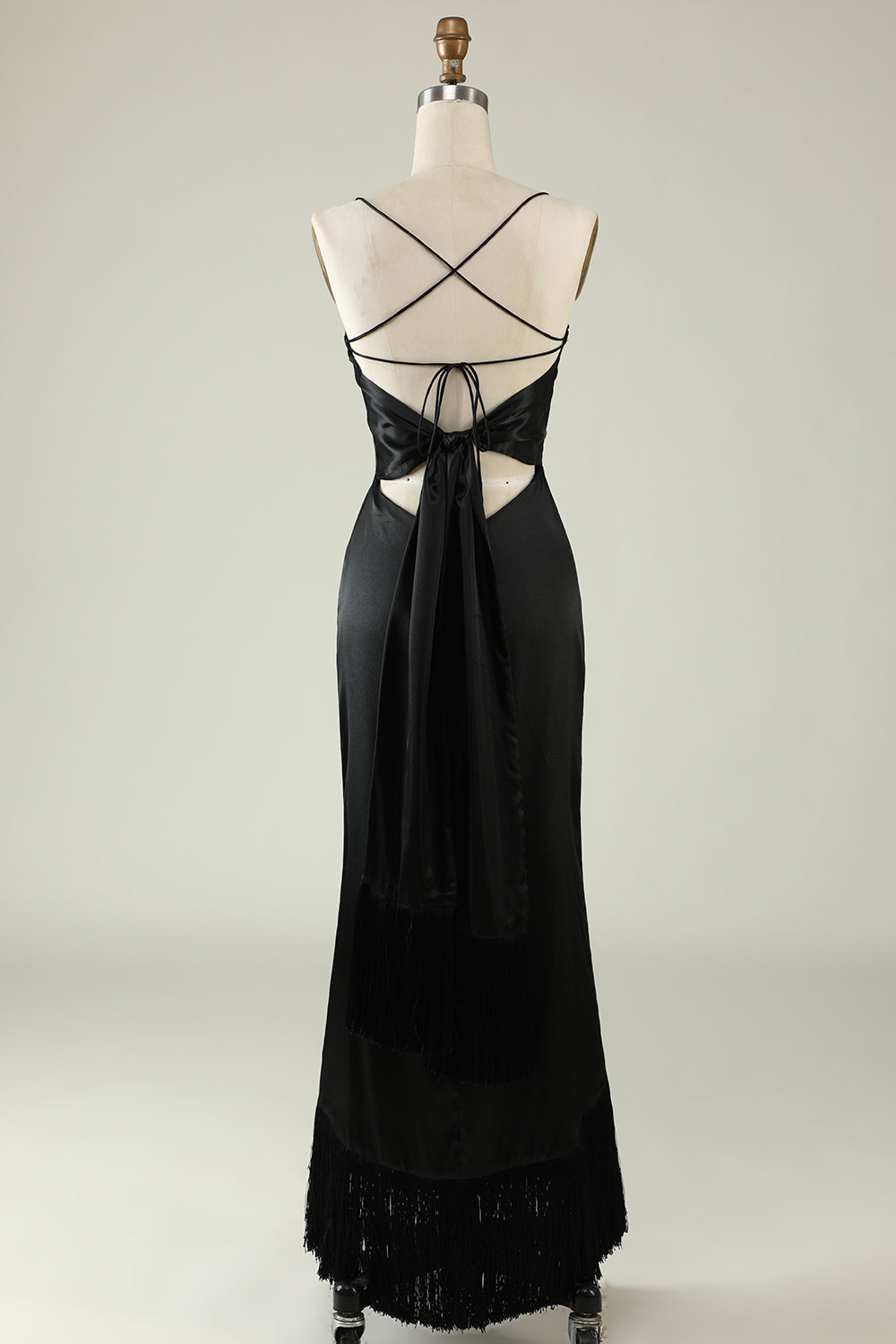 Spaghettiträger Schwarzes Satin Ballkleid mit Fransen