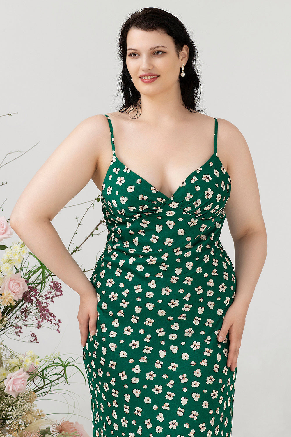 Grünes Übergröße Brautjungfernkleid mit Blumendruck