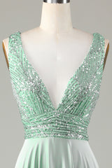 Glitzerndes Matcha Brautjungfernkleid mit V-Ausschnitt und Pailletten