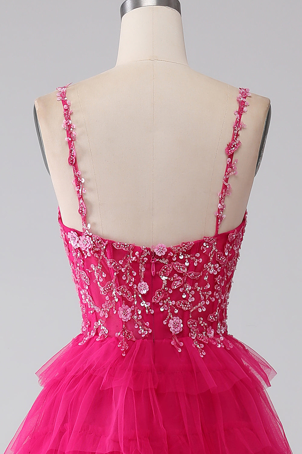 Fuchsia Prinzessin A-Linie Spaghettiträger Pailletten gestuftes langes Ballkleid mit Schlitz