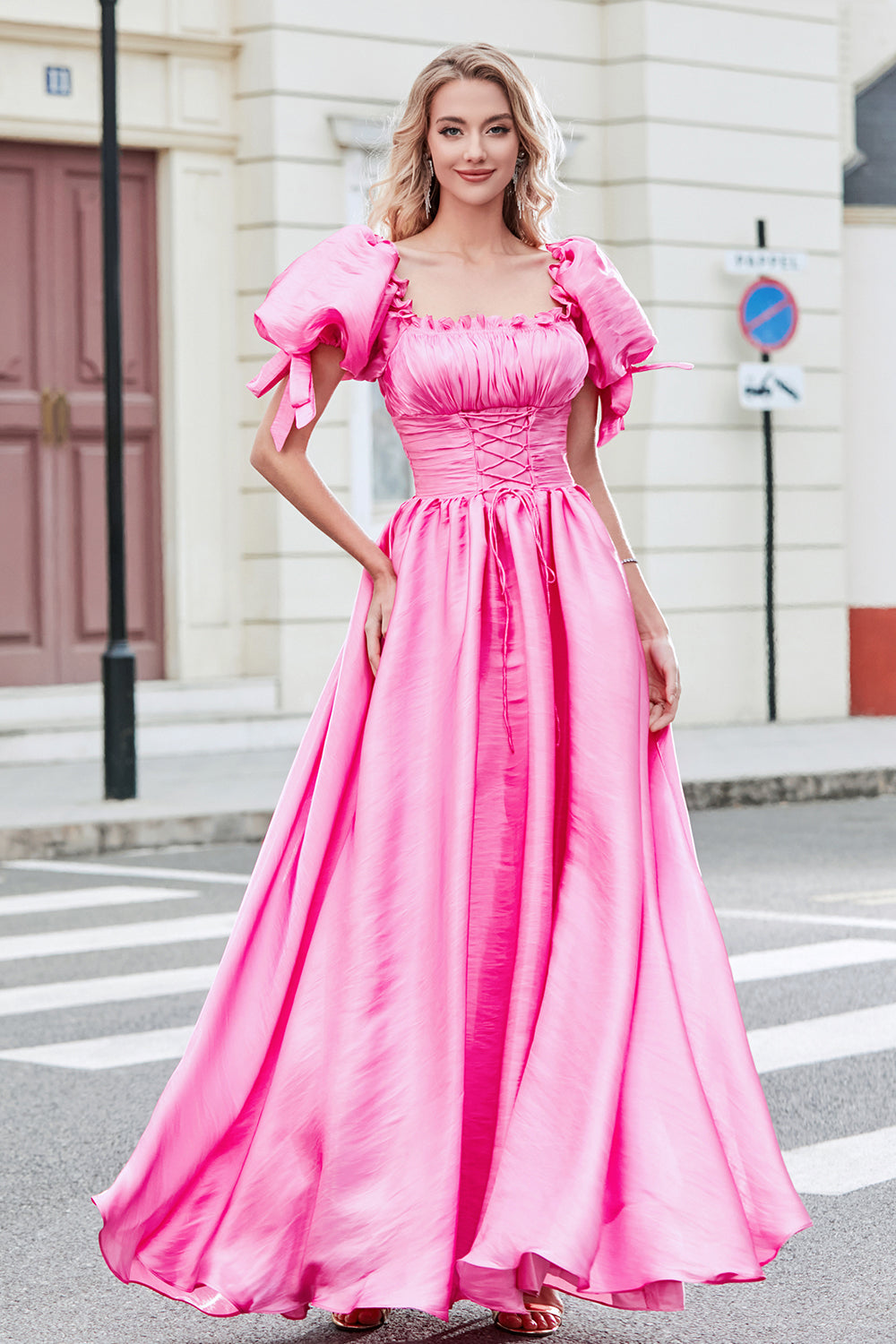 A Linie Rosa langes Ballkleid mit quadratischem Ausschnitt und Puffärmeln