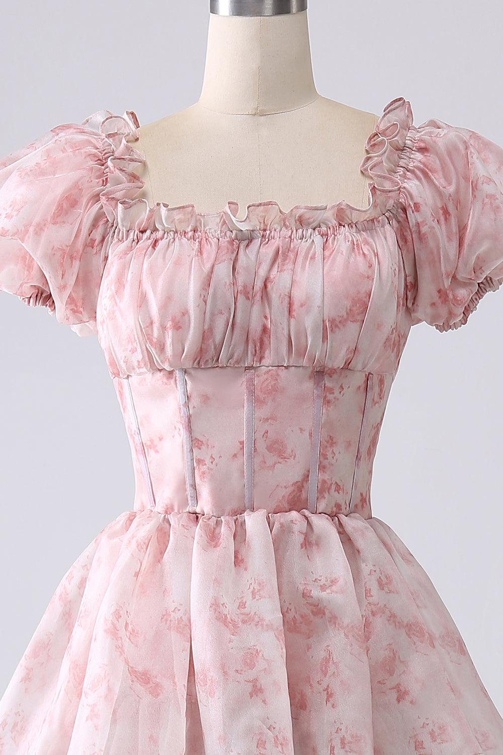 Grünes gestuftes Ballkleid aus Organza mit Korsett