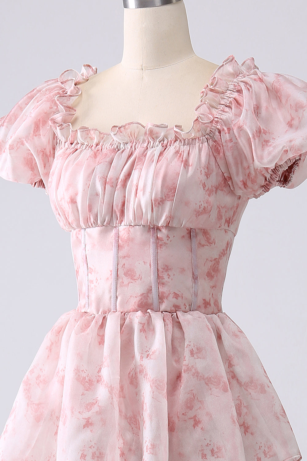 Grünes gestuftes Ballkleid aus Organza mit Korsett