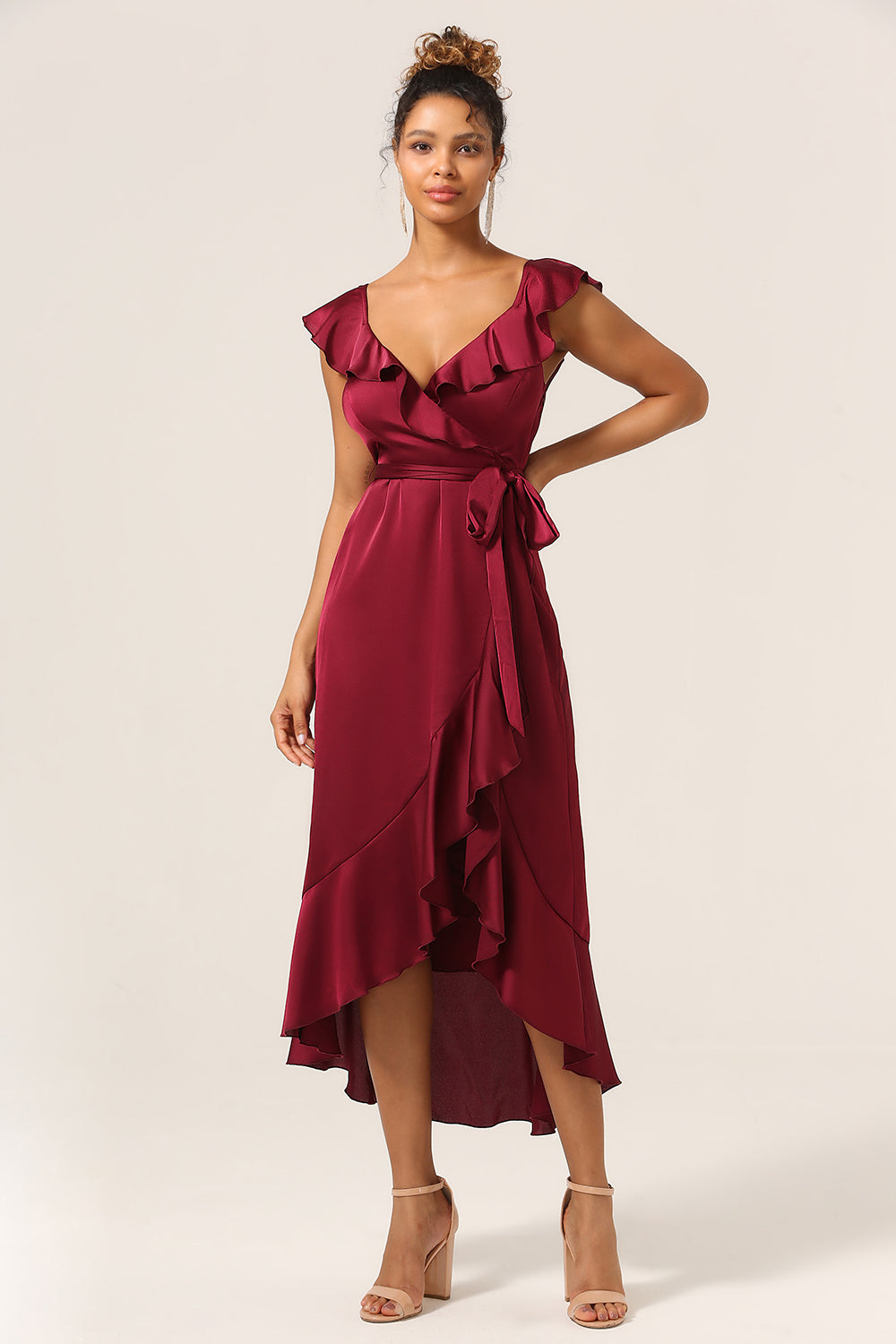 A Linie Burgunderrotes Brautjungfernkleid mit V-Ausschnitt und Rüschen