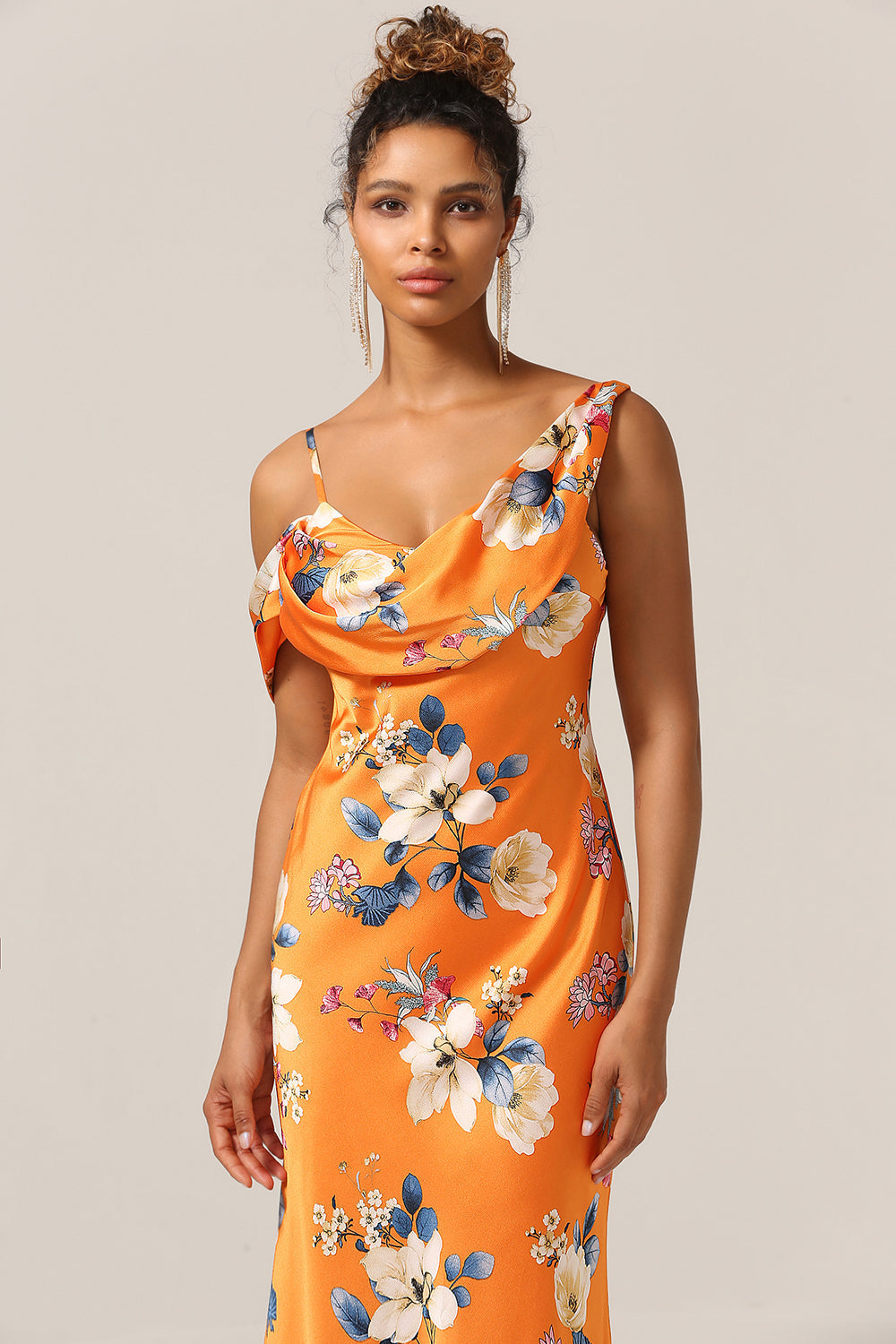 Trendiges Meerjungfrauen orange Brautjungfernkleid mit einer Schulter und Blume