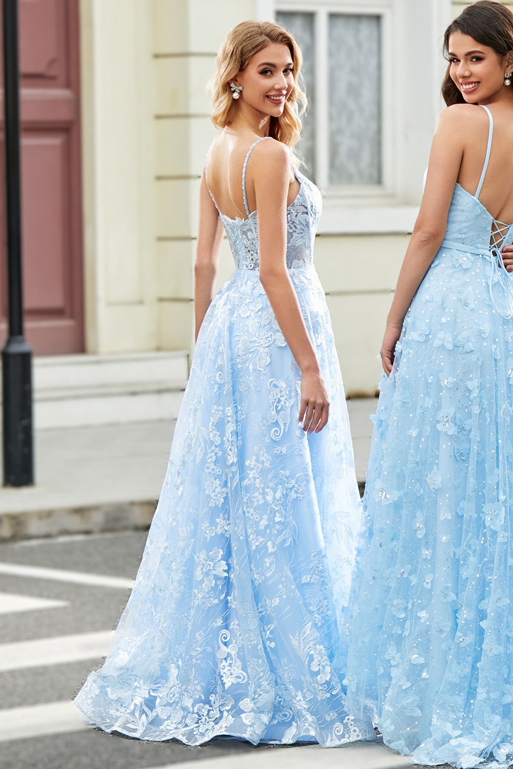 A-Linie himmelblaues Korsett kleid mit Spaghettiträgern und Applikationen
