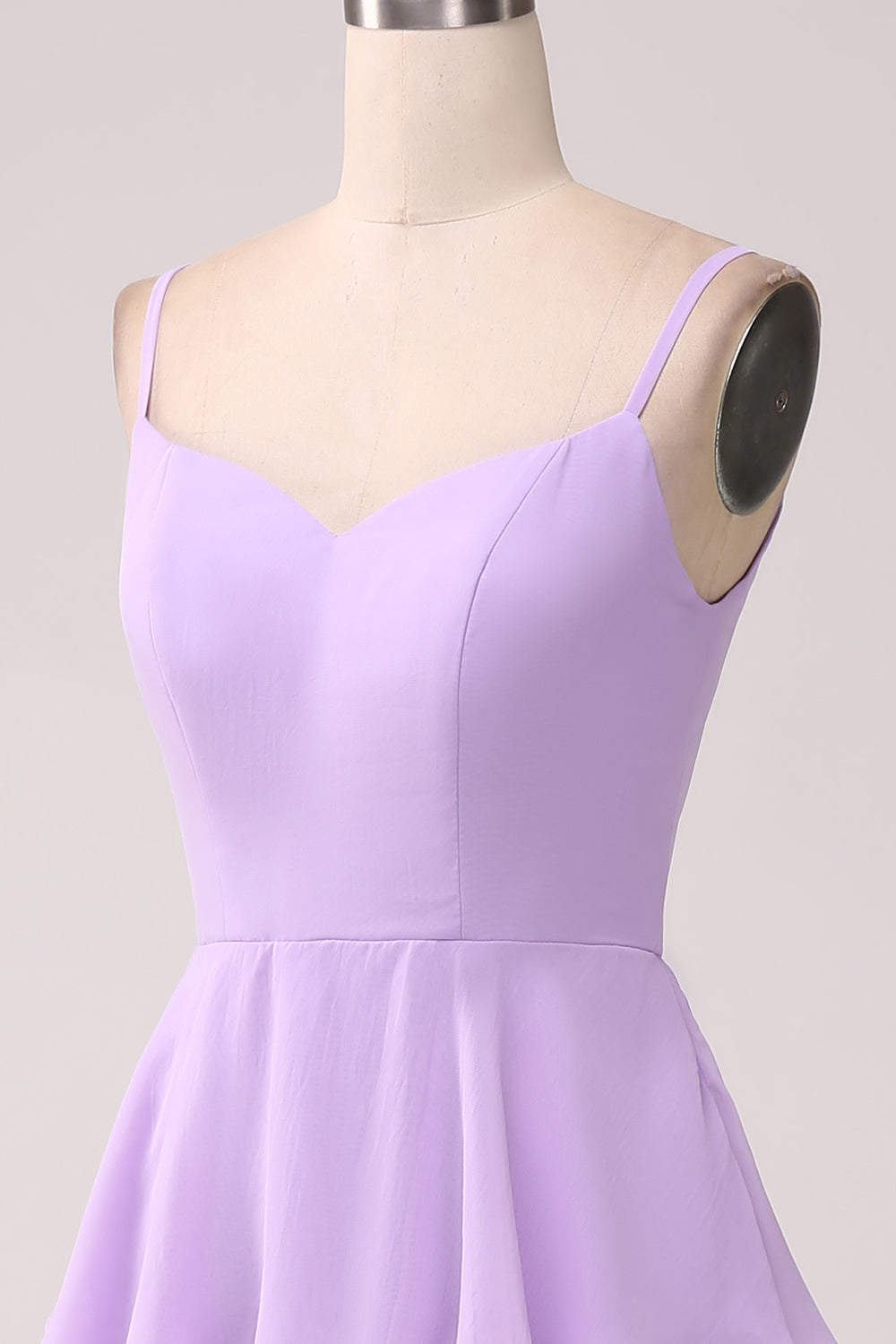 A Linie Spaghettiträger Gestuftes Chiffon Flieder Brautjungfernkleid mit Schlitz