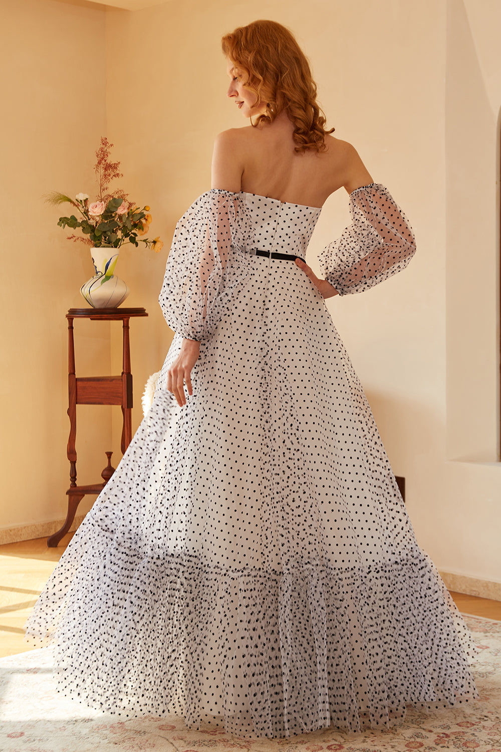 Weißes Polka Dots Langes Ballkleid mit Ärmeln