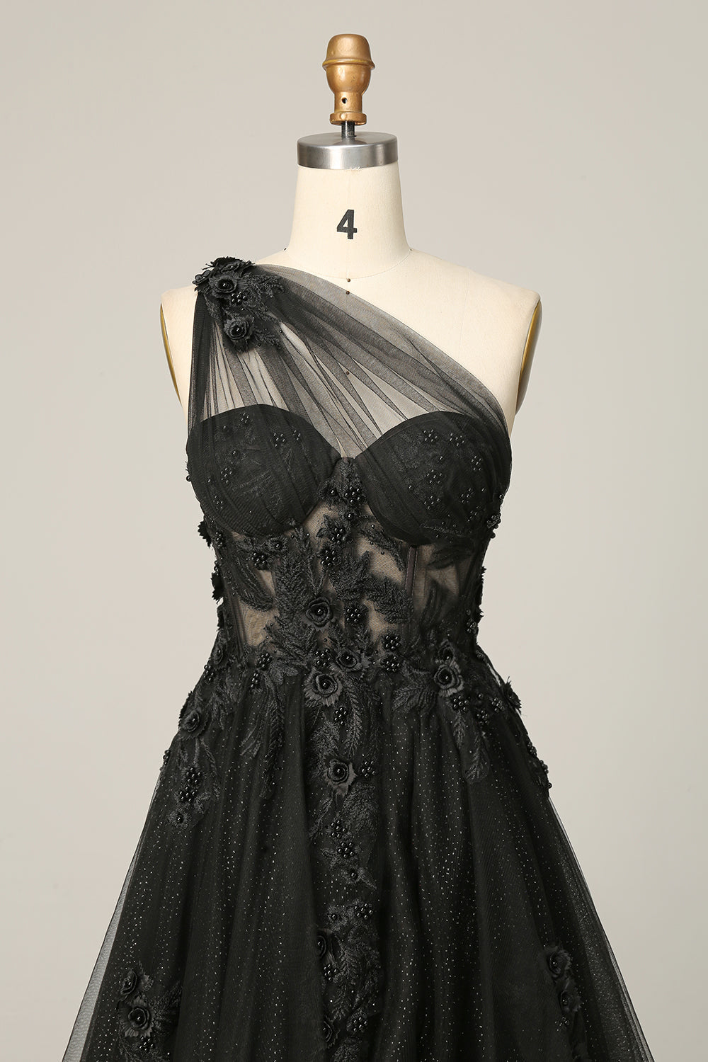 A Linie Eine Schulter Schwarzes langes Ballkleid mit Applikationen