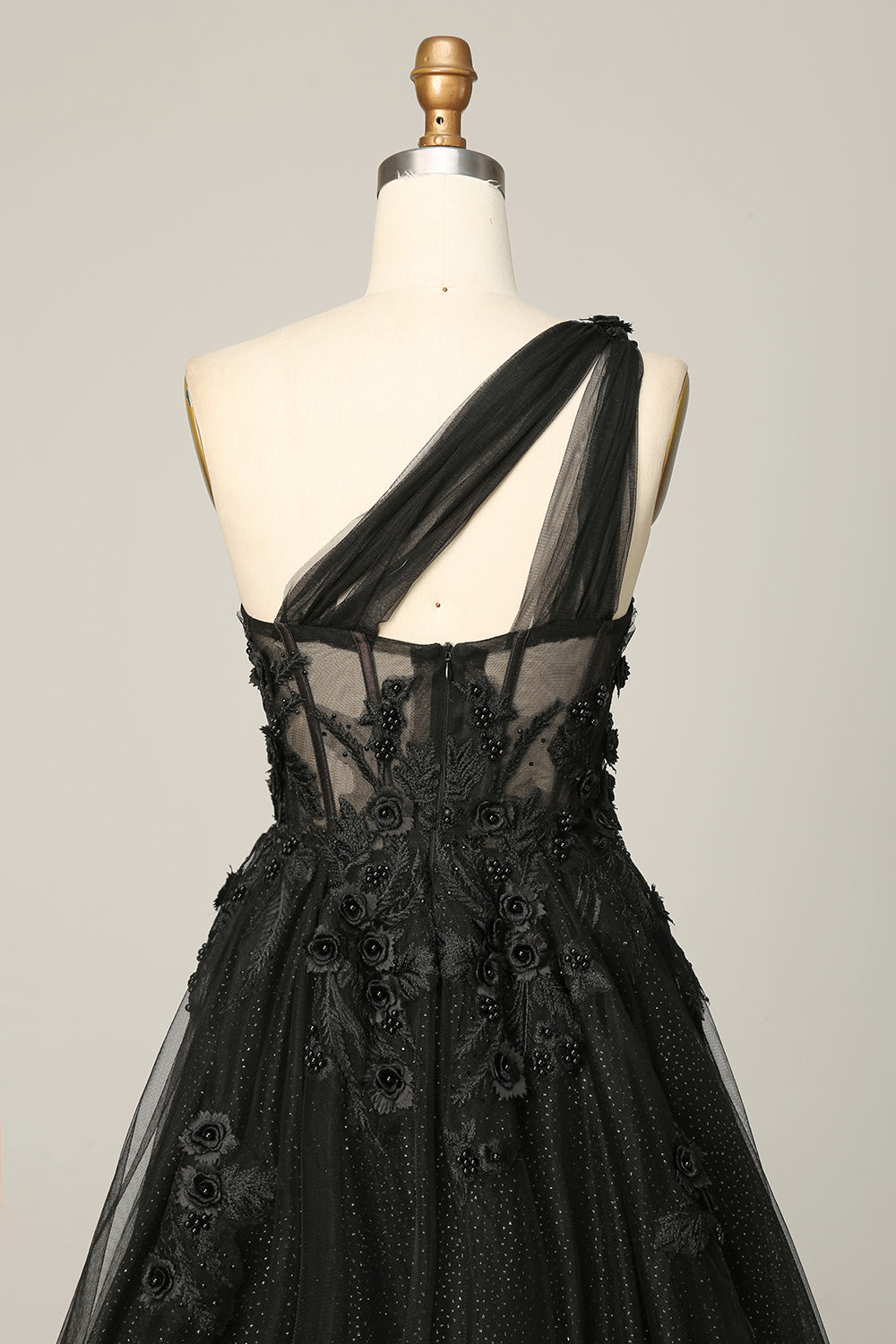 A Linie Eine Schulter Schwarzes langes Ballkleid mit Applikationen