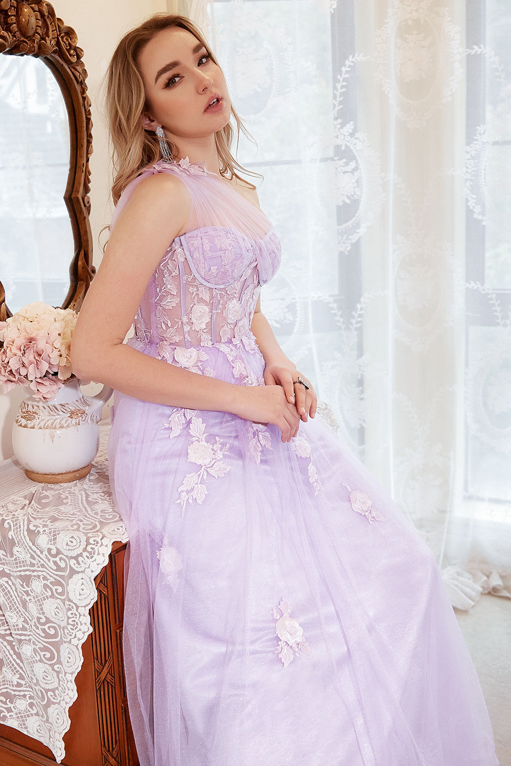 A-Line Eine Schulter Lila Übergröße Ballkleid mit Applikationen
