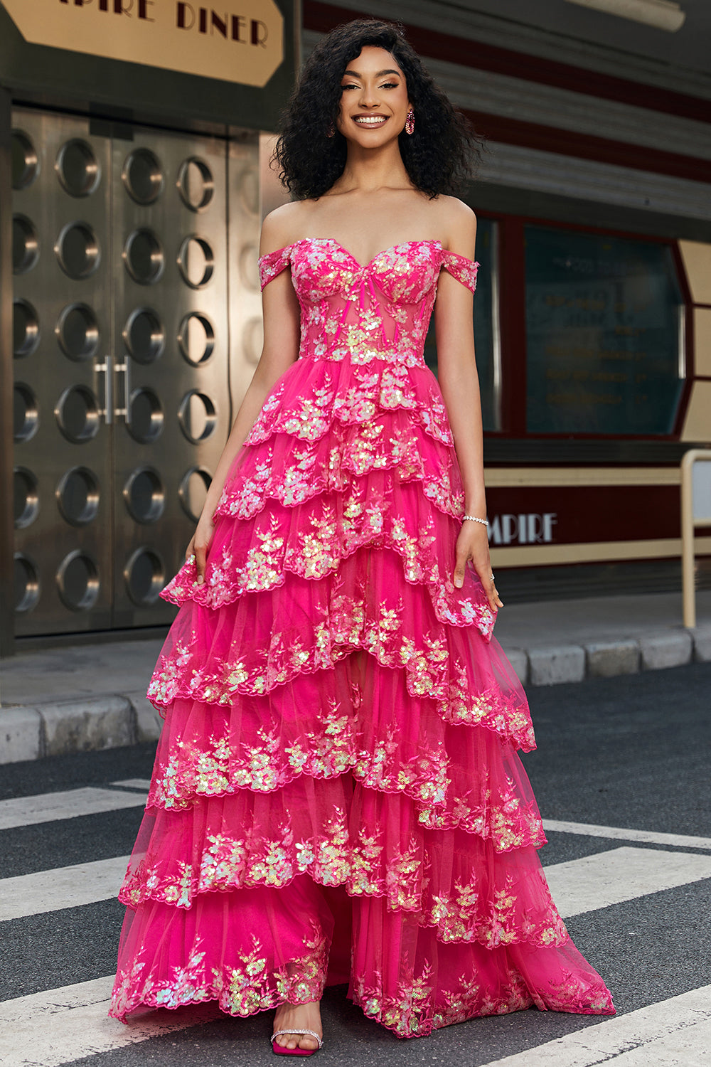 Schulterfreies fuchsia Korsett Ballkleid mit Schlitz