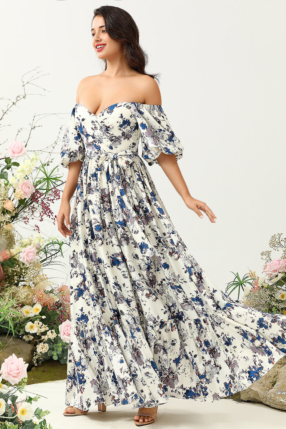 Weißes blaues Blume Boho Brautjungfernkleid