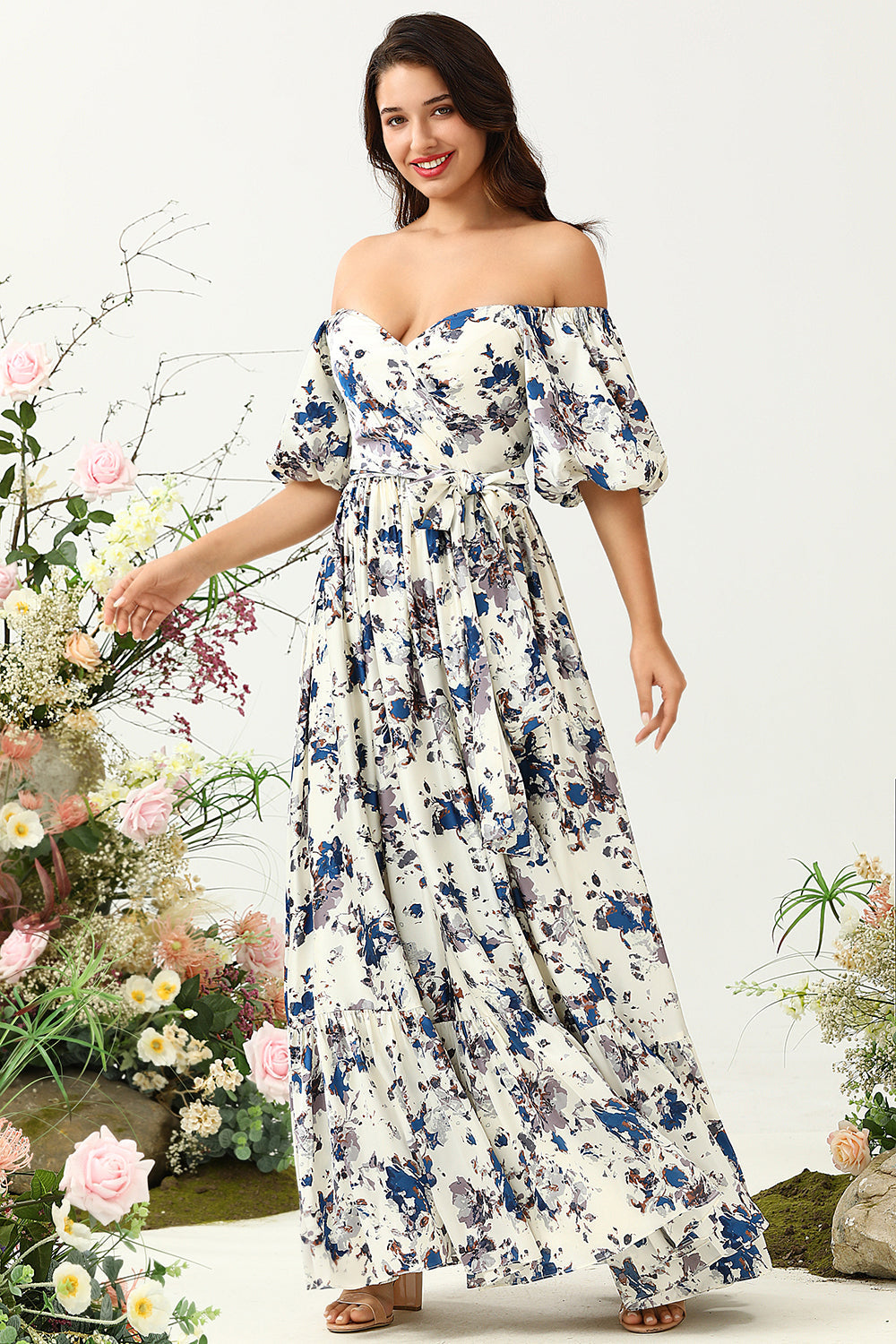 Weißes blaues Blume Boho Brautjungfernkleid