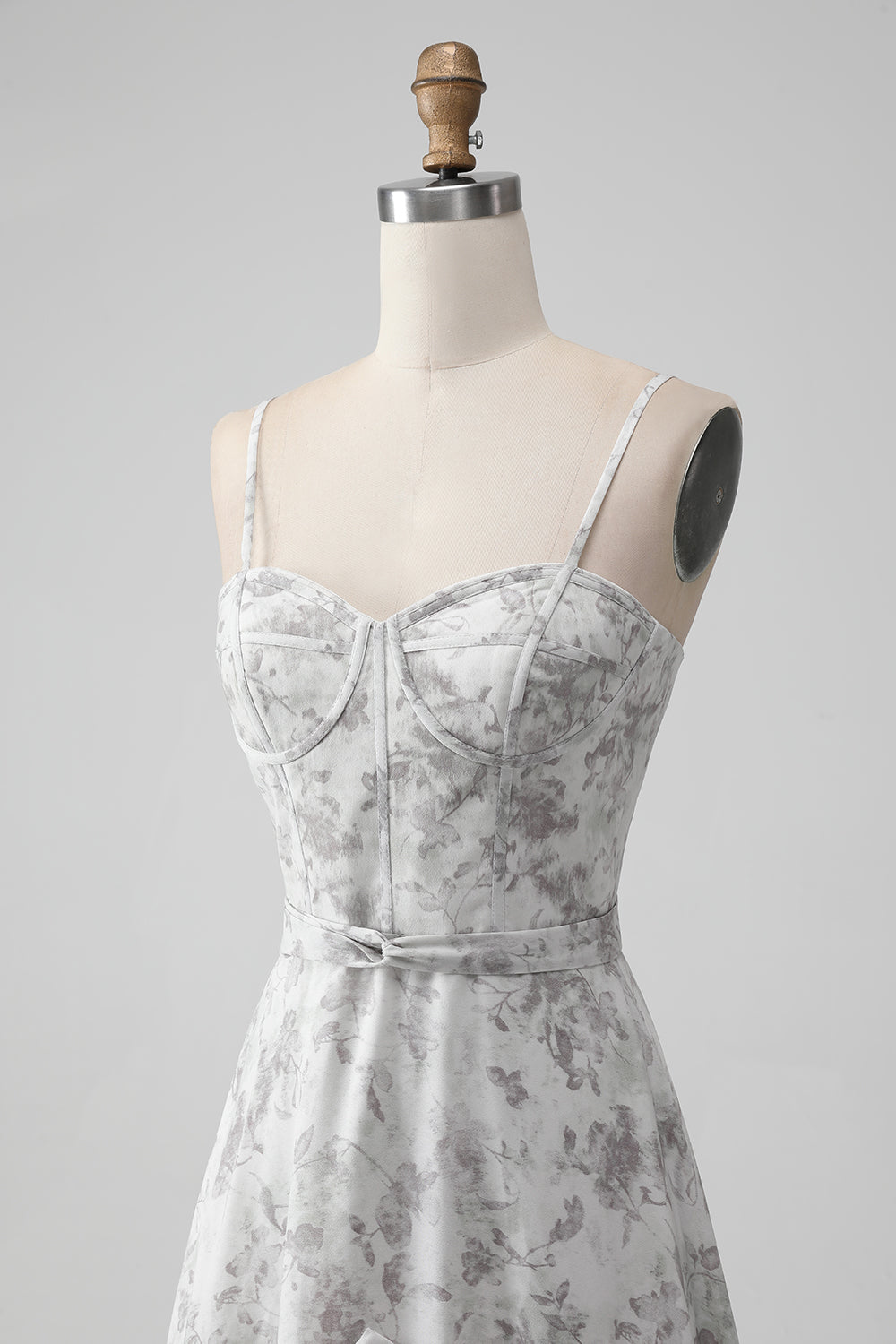 Weißbraune Blumen Spaghettiträger A-Linie Brautjungfernkleid mit Rüschen