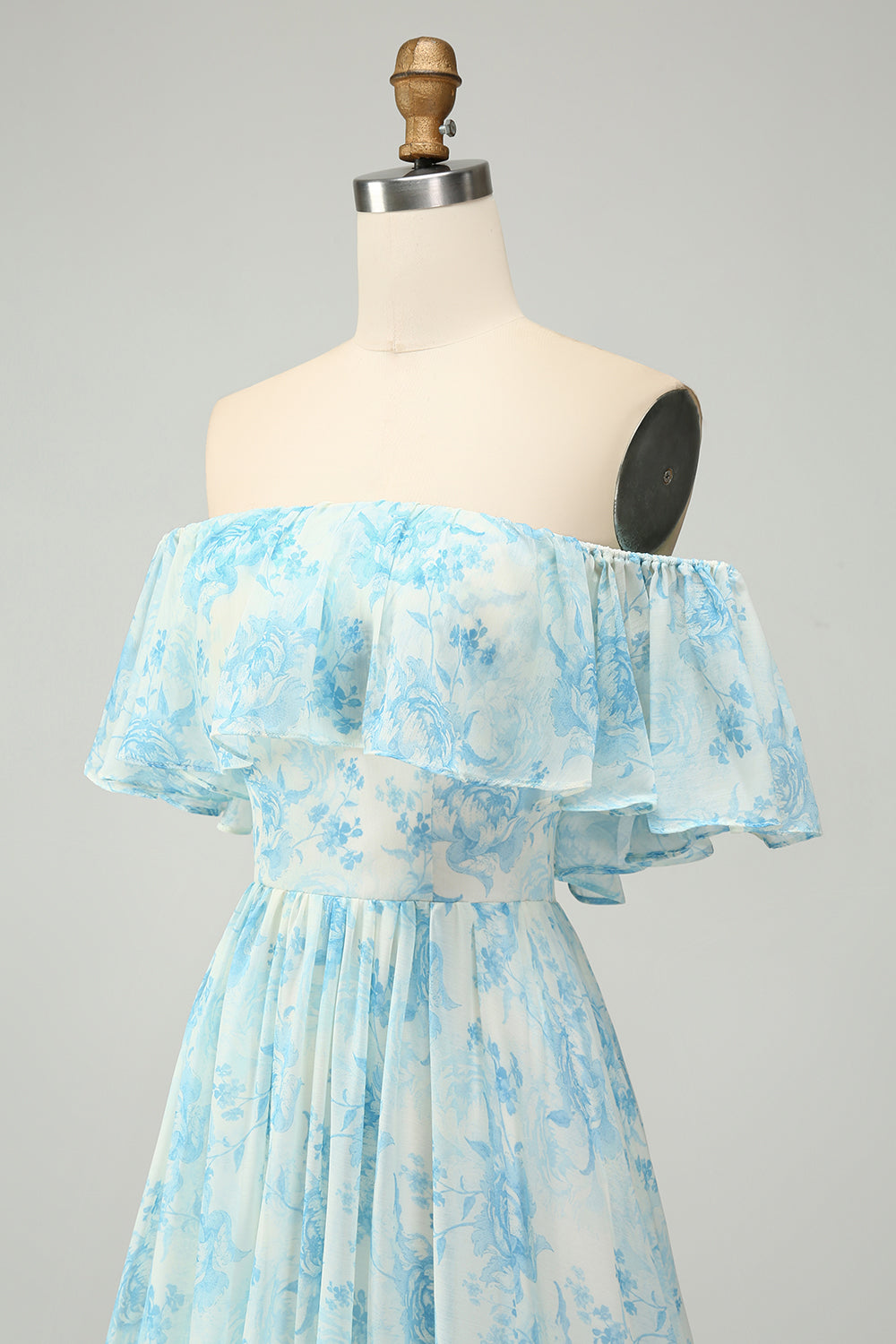 Weißes blaues gestuftes langes Brautjungfernkleid mit Blumenmuster