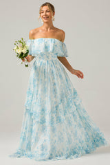 Weißes blaues schulterfreies Boho Brautjungfernkleid mit Blumenmuster und Rüschen