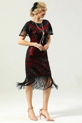 Schwarzes rotes Pailletten Fransen Kappenärmelkleid aus den 1920er Jahren mit Accessoires