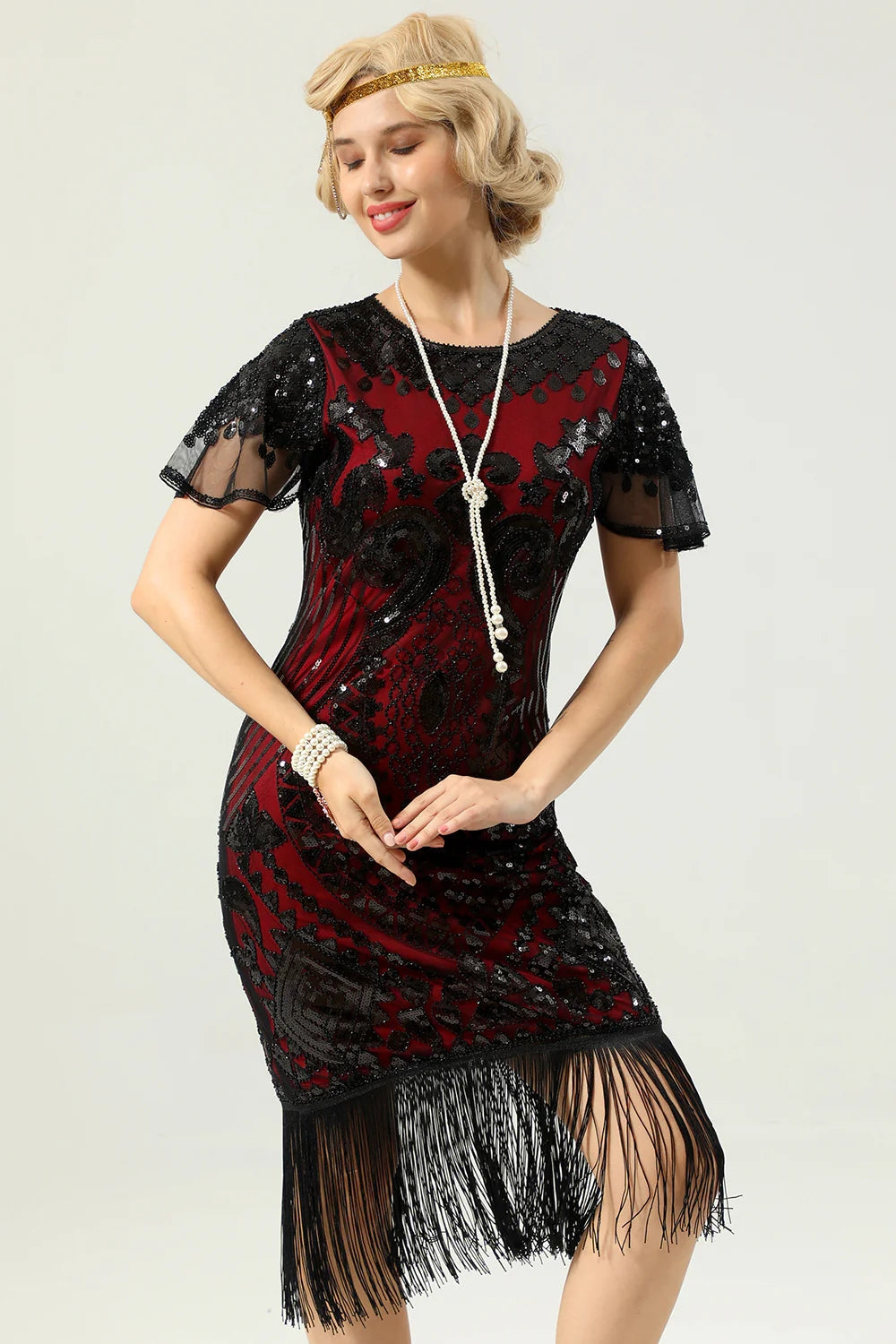 Schwarzes rotes Pailletten Fransen Kappenärmelkleid aus den 1920er Jahren mit Accessoires