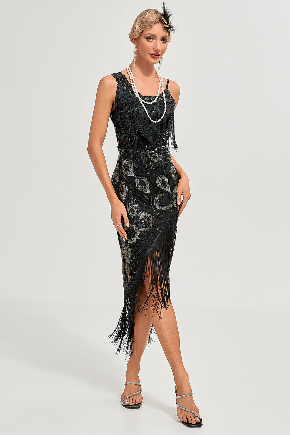 Glitzerndes schwarzes Paillettenkleid mit Fransen aus den 1920er Jahren mit Accessoires aus den 20er Jahren