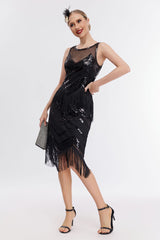 Schwarzes glitzerndes Fransenkleid aus den 1920er Jahren mit Accessoires