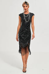 Schwarzes ärmelloses Kleid mit Glitzerfransen aus den 1920er Jahren und Accessoires