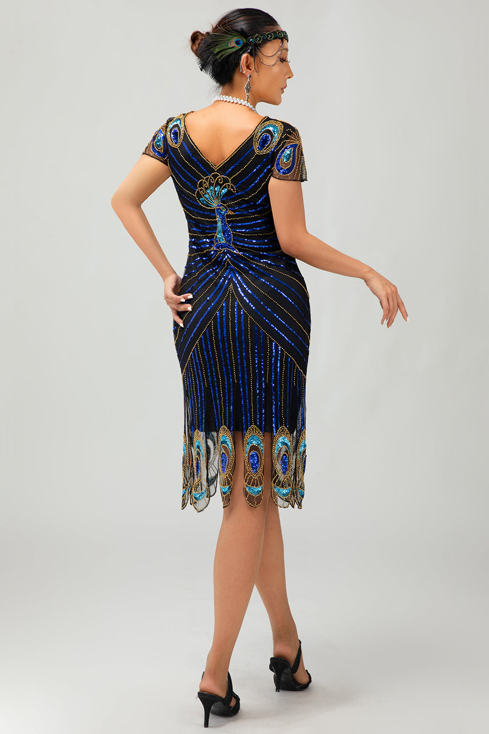Glitzerndes Schwarz Blaue Figurbetontes Kleid aus den 1920er Jahren mit V-Ausschnitt und Perlenstickerei
