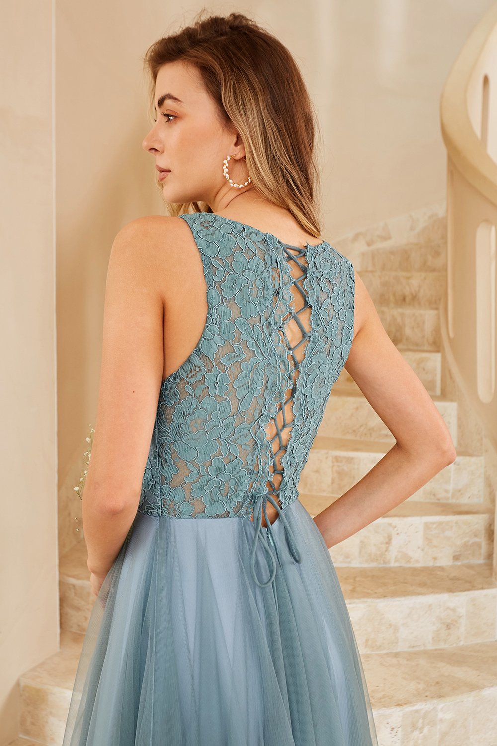 Grau blauer Tüll Brautjungfernkleid mit Spitze
