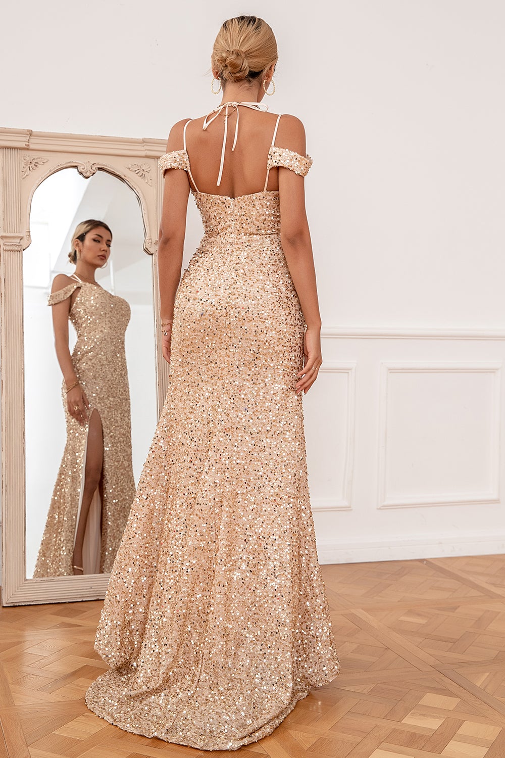 Scheide Schulterfreies Champagner Pailletten Partykleid mit Schlitz