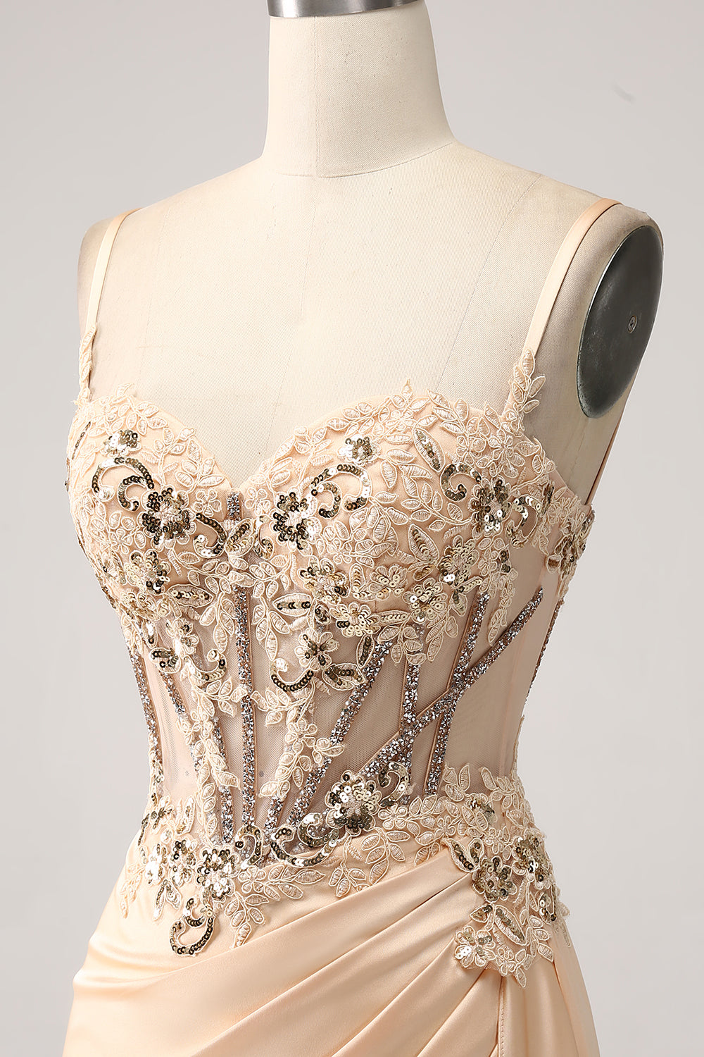 Elegantes champagner Meerjungfrauen Plissee Satin Ballkleid mit Applikationen