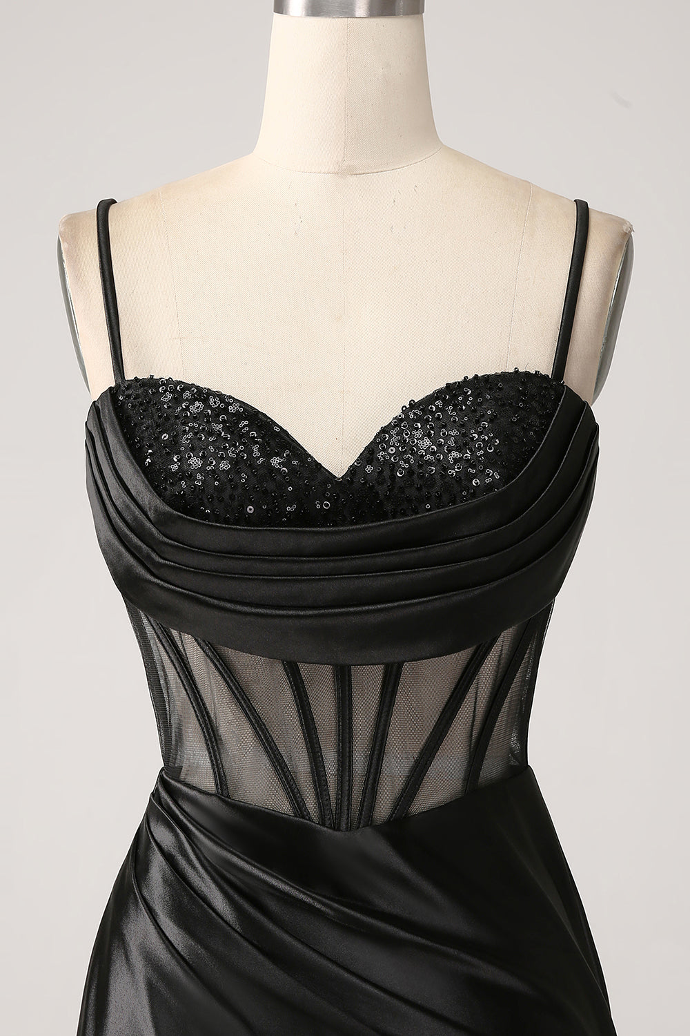 Meerjungfrau Herzausschnitt Schwarzes Satin Langes Ballkleid mit Perlen