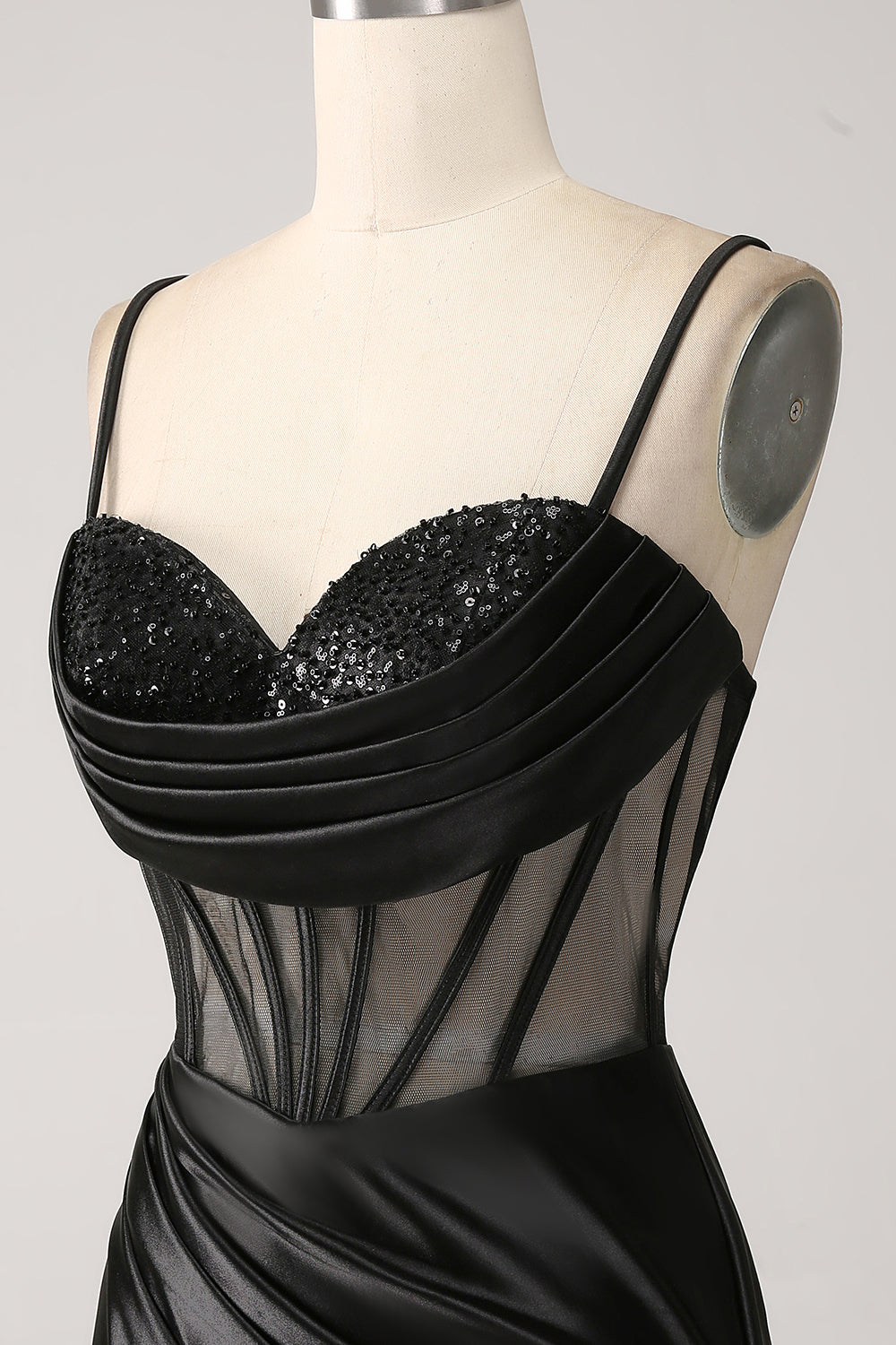 Meerjungfrau Herzausschnitt Schwarzes Satin Langes Ballkleid mit Perlen