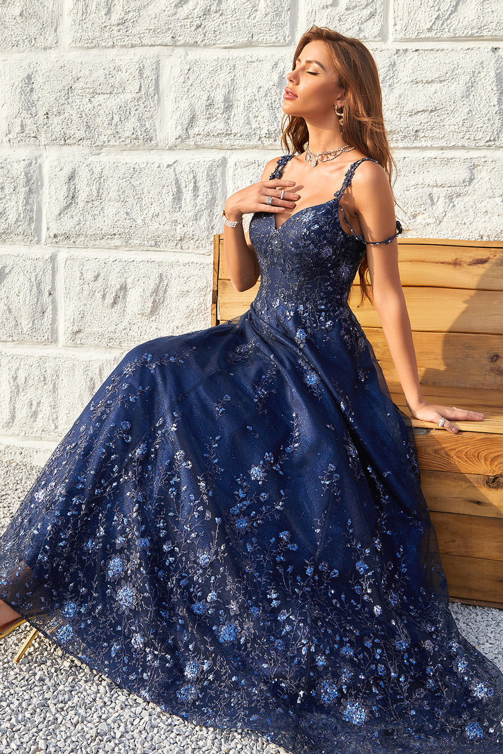 A-Linie schulterfreies marineblaues langes Ballkleid mit Applikationen