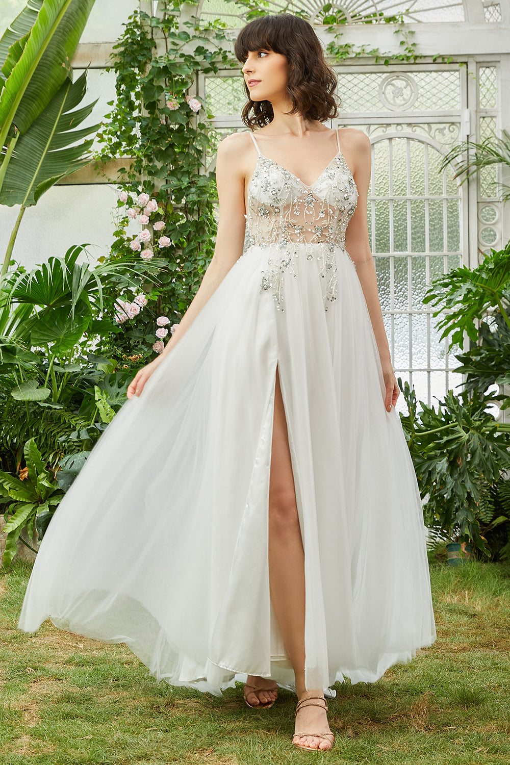 Spaghettiträger aus Tüll Weißes langes Ballkleid mit Perlen
